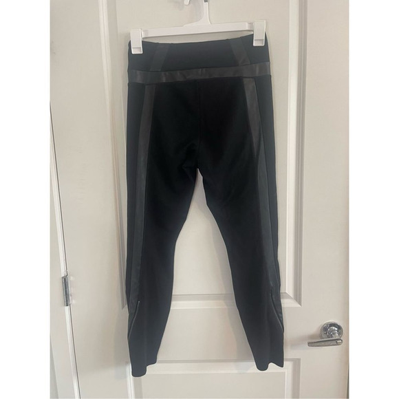Athleta Luxe Ponte Black Faux Leather Zipper Moto Leggings Womens Size Medium - Picture 5 of 9